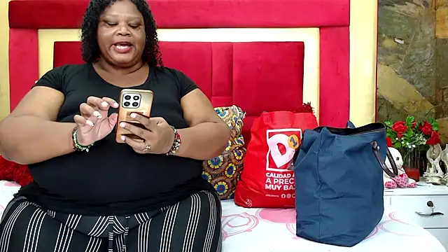 Snapshot of Exoticbigmandy chatting on July 3, 2:01 pm Exoticbigmandy online show from July 3, 2:01 pm