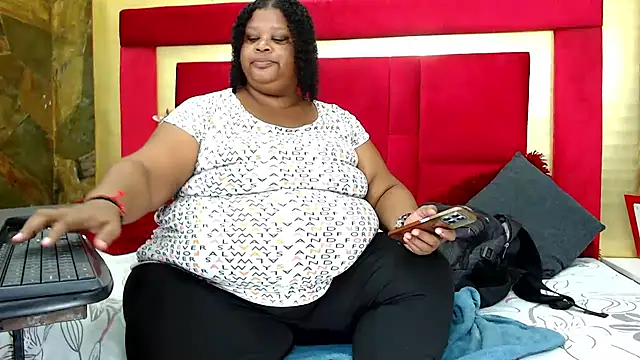 Exoticbigmandy online show from May 28, 1:39 pm