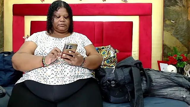 Snapshot of Exoticbigmandy chatting on June 20, 2:22 pm Exoticbigmandy online show from June 20, 2:22 pm