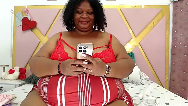 Snapshot of Exoticbigmandy chatting on October 13, 1:56 pm Exoticbigmandy online show from October 13, 1:56 pm