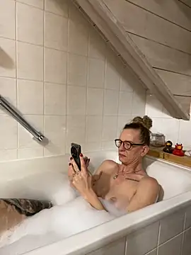 LucyLingerie78 online show from November 9, 7:18 pm