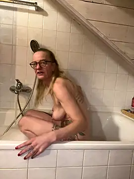 LucyLingerie78 online show from November 24, 7:47 pm