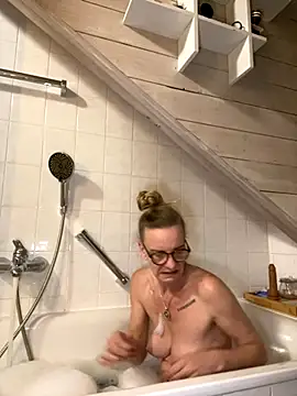 LucyLingerie78 online show from November 10, 7:41 pm