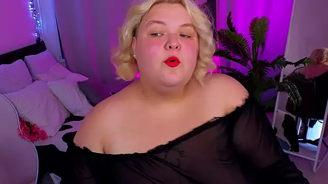 Snapshot of Ellabigbaby chatting on September 9, 11:19 am Ellabigbaby online show from September 9, 11:19 am