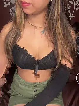 Scarlett 1819 online show from February 19, 5:43 pm