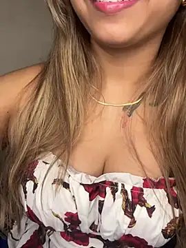 Snapshot of Scarlett_1819 chatting on July 29, 7:46 pm Scarlett 1819 online show from July 29, 7:46 pm