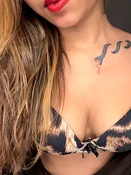 Snapshot of Scarlett_1819 chatting on October 29, 5:12 pm Scarlett 1819 online show from October 29, 5:12 pm