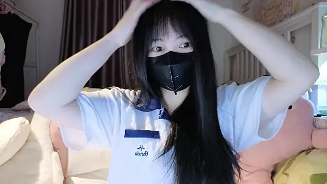 love-uiui online show from October 14, 3:01 pm