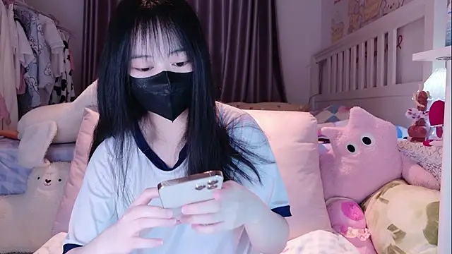 Snapshot of love-uiui chatting on November 21, 4:17 pm love-uiui online show from November 21, 4:17 pm