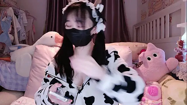 Snapshot of love-uiui chatting on November 22, 2:49 pm love-uiui online show from November 22, 2:49 pm