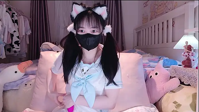 Snapshot of love-uiui chatting on November 16, 12:54 pm love-uiui online show from November 16, 12:54 pm