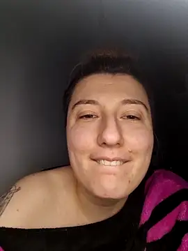 Snapshot of h4cMorganaEvelynn chatting on December 17, 12:15 am h4cMorganaEvelynn online show from December 17, 12:15 am