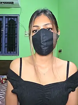 Isha Sax online show from April 7, 7:04 pm