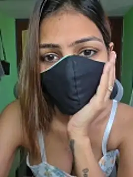 Isha Sax online show from April 14, 6:40 am