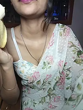 Isha Sax online show from November 7, 6:45 pm