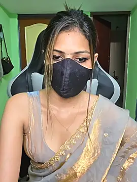 Isha Sax online show from April 12, 6:11 pm