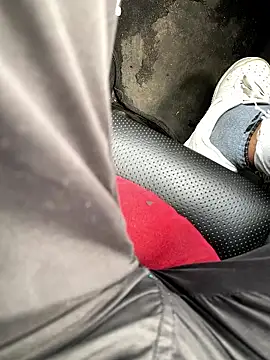 Snapshot of USUARIO-23 chatting on January 19, 2:43 pm USUARIO-23 online show from January 19, 2:43 pm