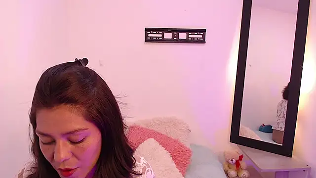 renataj online show from December 3, 11:36 pm