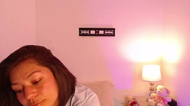 renataj online show from November 18, 8:23 pm