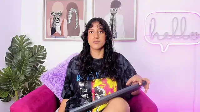 niia7 online show from June 5, 6:57 pm