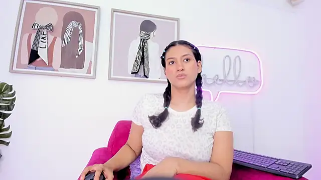 Snapshot of niia7 chatting on June 14, 7:15 pm niia7 online show from June 14, 7:15 pm