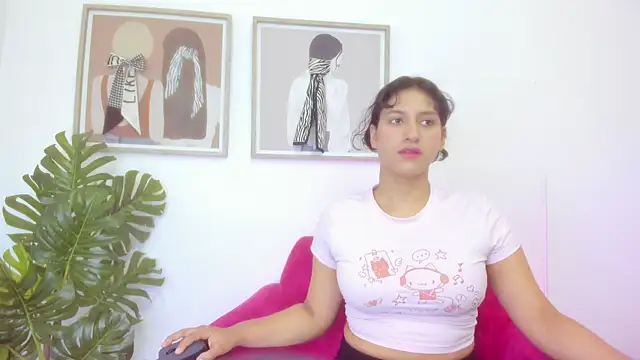 Snapshot of niia7 chatting on July 10, 7:03 pm niia7 online show from July 10, 7:03 pm