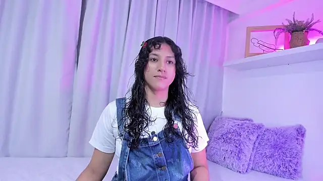 niia7 online show from April 22, 7:42 pm