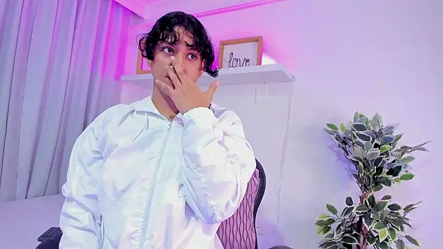 niia7 online show from March 27, 7:37 pm