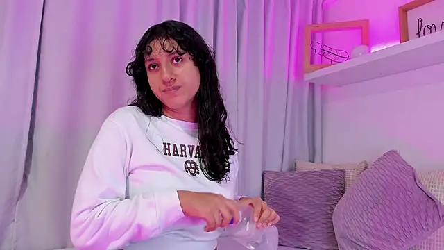 niia7 online show from February 2, 7:46 pm