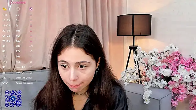 Snapshot of JulianaChapel chatting on September 18, 10:40 am JulianaChapel online show from September 18, 10:40 am