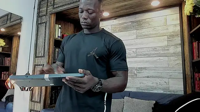 MarcusBlack  online show from December 19, 12:18 pm