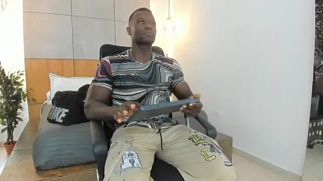 MarcusBlack  online show from September 11, 11:43 am