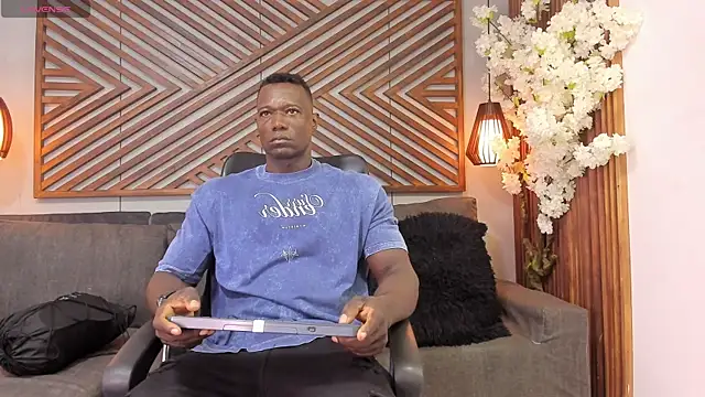 MarcusBlack  online show from January 18, 1:03 pm