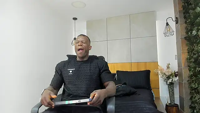 MarcusBlack  online show from February 27, 12:05 pm