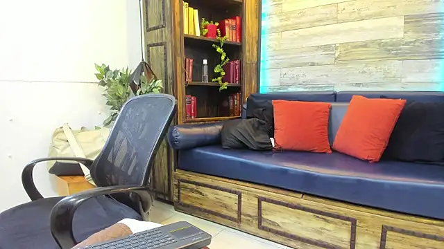 MarcusBlack  online show from May 22, 1:31 pm