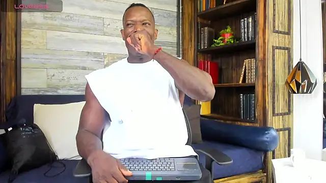 MarcusBlack  online show from April 30, 2:46 pm