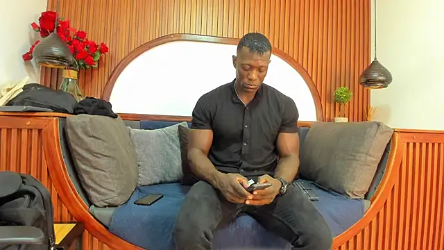 MarcusBlack  online show from October 22, 11:42 am