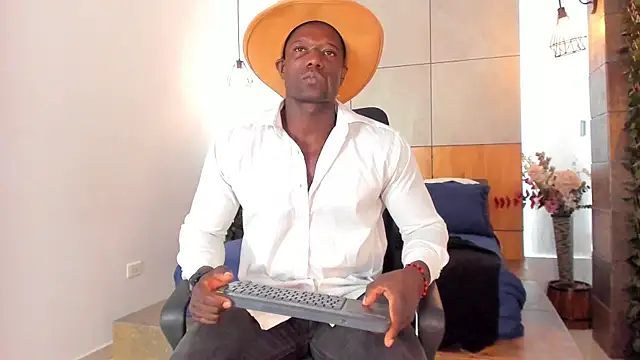 MarcusBlack  online show from July 28, 3:21 pm