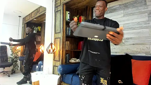 MarcusBlack  online show from December 2, 11:56 am