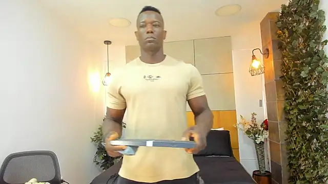 MarcusBlack  online show from January 8, 12:00 pm