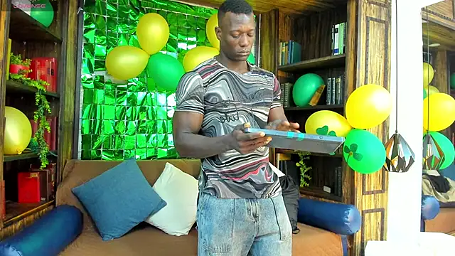 MarcusBlack  online show from March 19, 11:43 am