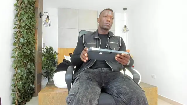 MarcusBlack  online show from October 4, 12:39 pm