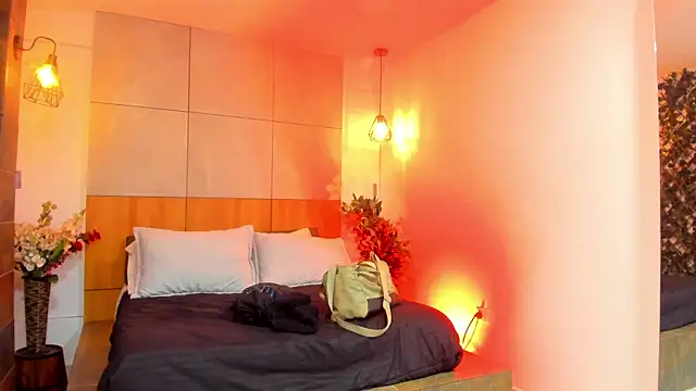 MarcusBlack  online show from March 25, 11:53 am