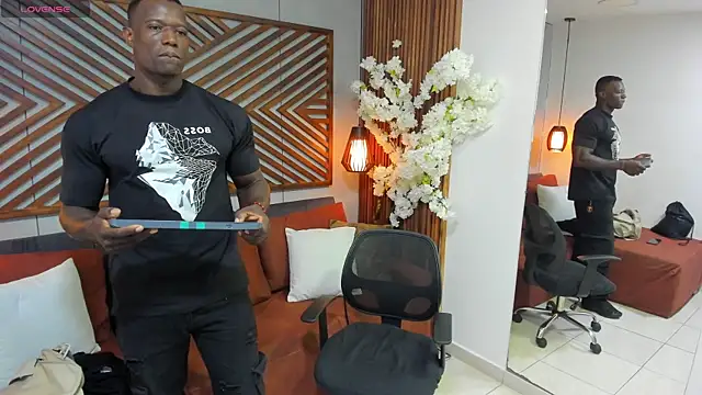 MarcusBlack  online show from April 15, 12:10 pm