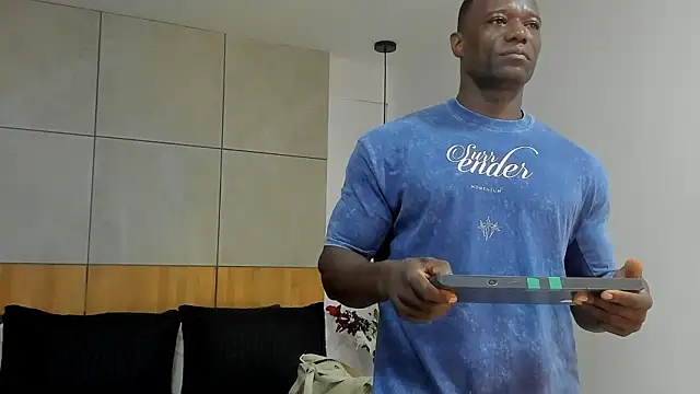 MarcusBlack  online show from February 20, 11:56 am