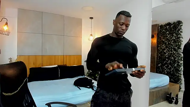 MarcusBlack  online show from December 5, 11:42 am