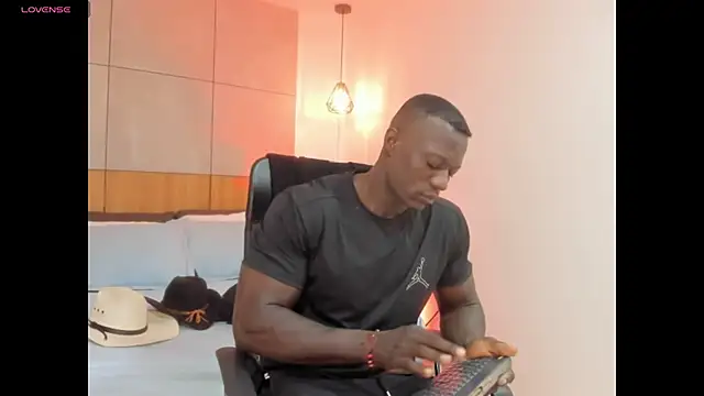 MarcusBlack  online show from April 23, 12:29 pm