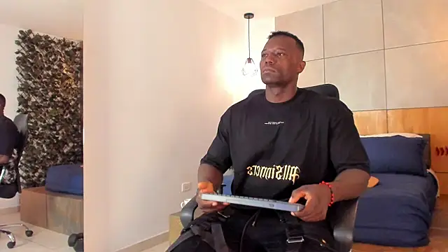 MarcusBlack  online show from July 28, 12:12 pm