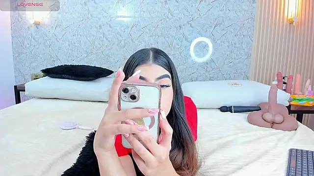 Snapshot of Antonella_west chatting on November 13, 8:13 pm Antonella west online show from November 13, 8:13 pm