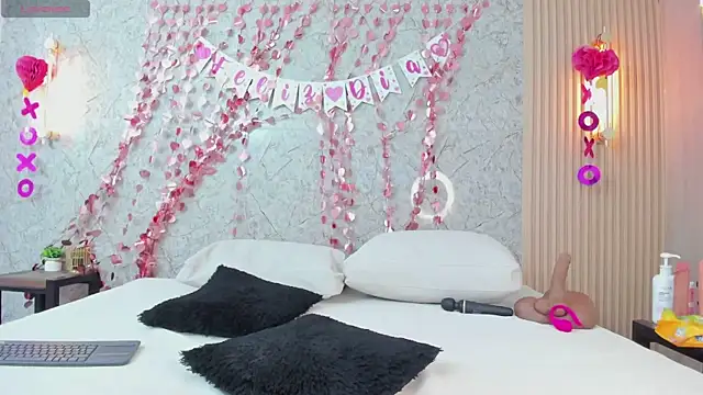 Antonella west online show from February 7, 9:45 pm